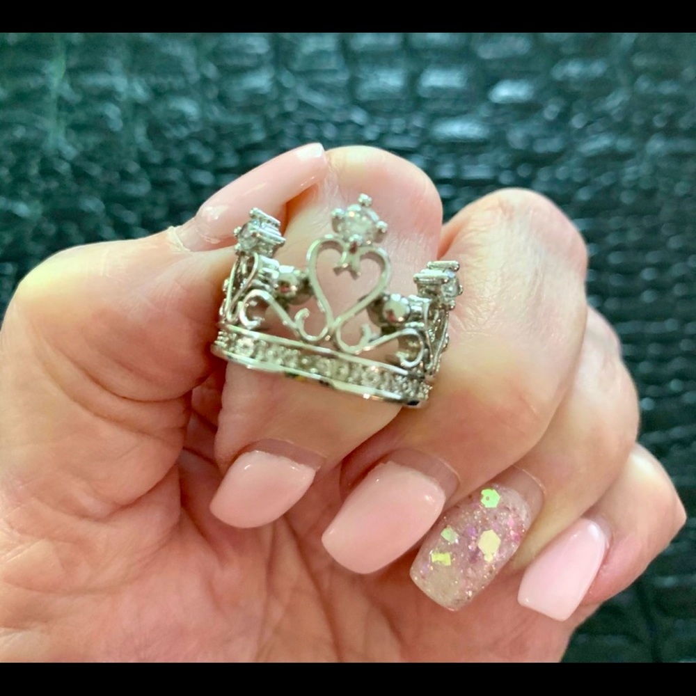 Jeulia Crown sterling silver ring Sz 8